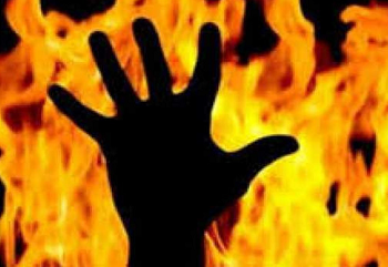 Bomb Blast: होली के दिन मस्जिद में बम धमाका, मौलाना समेत कई... जाने पूरा मामला...