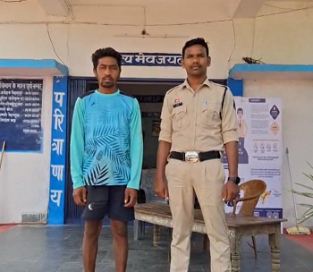 CG Accident News : नशे में धुत चालक ने बिना हेडलाइट जलाए दौड़ाई टैक्टर, सड़क किनारे बैठी महिला को कुचला…