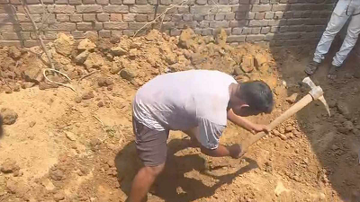 8 माह बाद खुला खौफनाक राज: बेटे की हत्या कर घर में ही दफनाया शव...