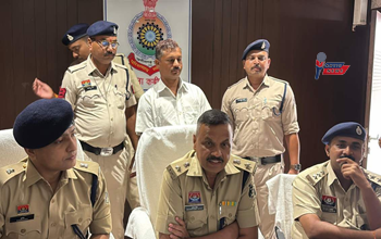 2 करोड़ की ऑनलाइन ठगी का खुलासा! कमीशन के लालच में 'साहू जी' गिरफ्तार, खातों में मिले 70 लाख रुपये...