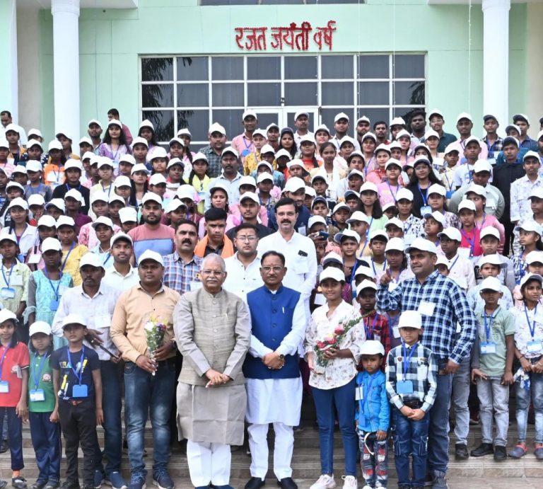मुख्यमंत्री विष्णुदेव साय से मुलाकात: इस जिले के बच्चों का विधानसभा शैक्षणिक भ्रमण...