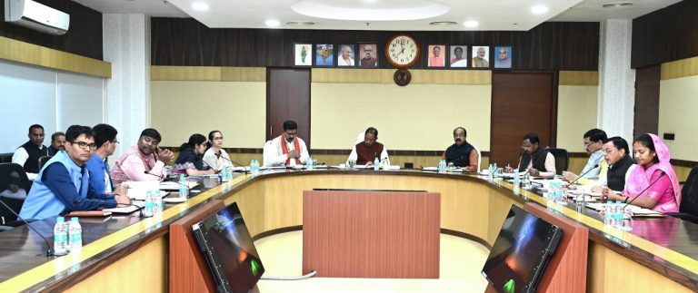 मुख्यमंत्री विष्णुदेव साय की अध्यक्षता में कैबिनेट बैठक शुरू: प्रदेशवासियों के लिए बड़ी घोषणाओं की उम्मीद...