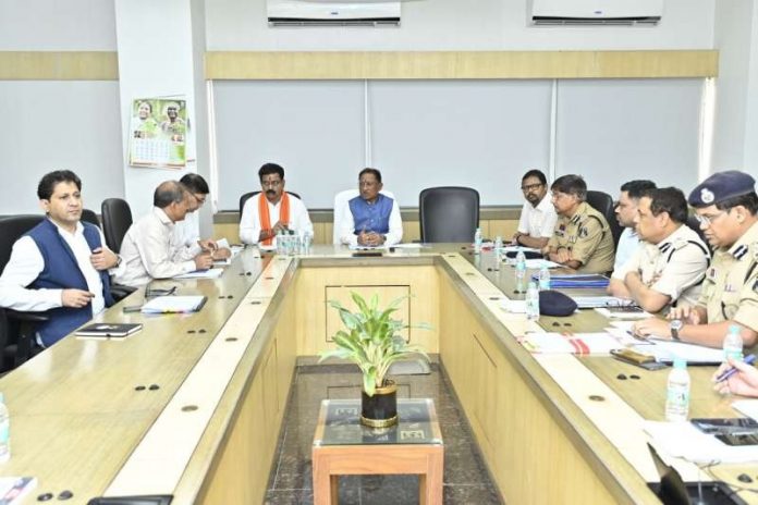 मुख्यमंत्री निवास में आज राजस्व और उच्च शिक्षा विभाग की समीक्षा बैठक, इन अहम मुद्दों पर होगी चर्चा....