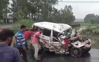 भीषण सड़क हादसा: ट्रेलर ने बोलेरो को मारी टक्कर, 9 की मौत, शादी से लौट रहे थे लोग..